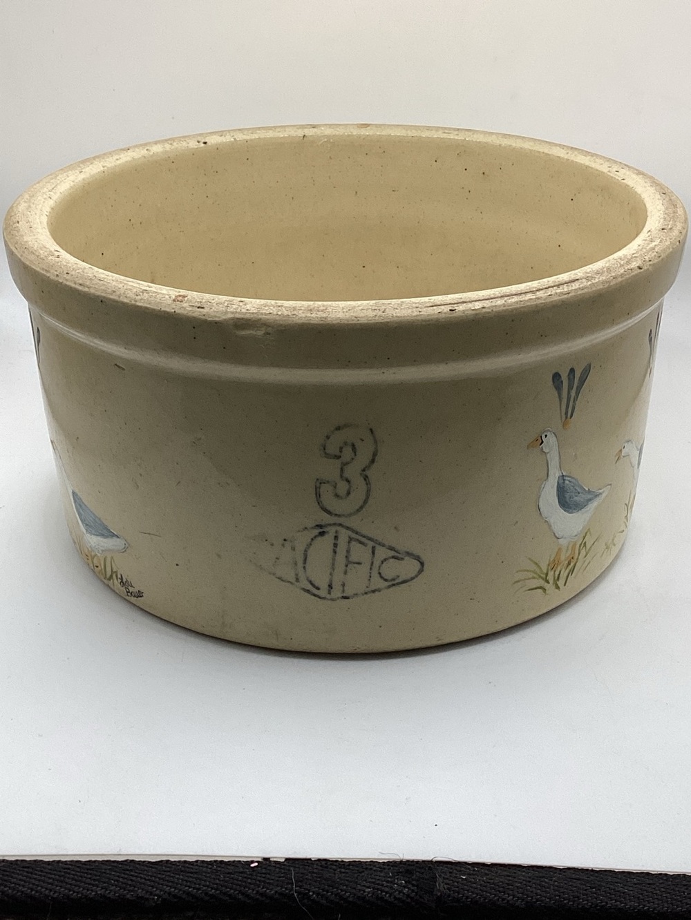 vintage 3-gallon stoneware crock produced by Pacific Stoneware Handpainted geese